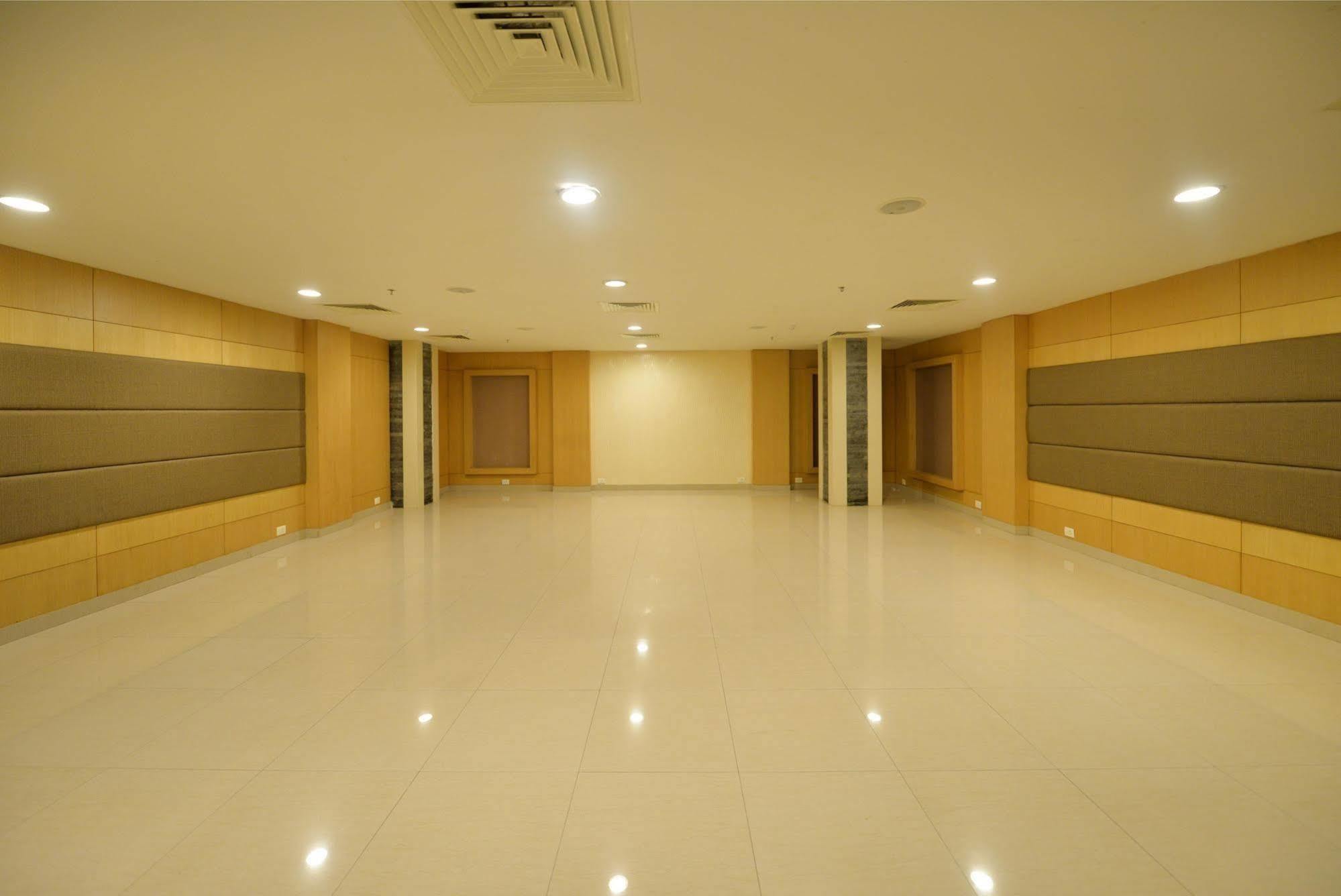 The Kay Hotel Vijayawāda Екстериор снимка